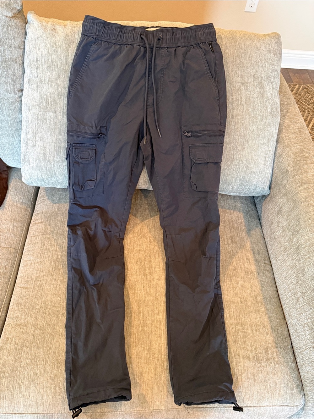 PacSun cargo pants in Navy/Small. Great condition!! Lots of pockets.